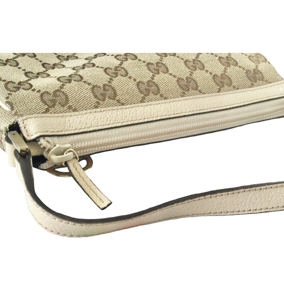 *SOLD* Gucci Abbey D-Ring Monogram Pochette - Picture 6 of 12